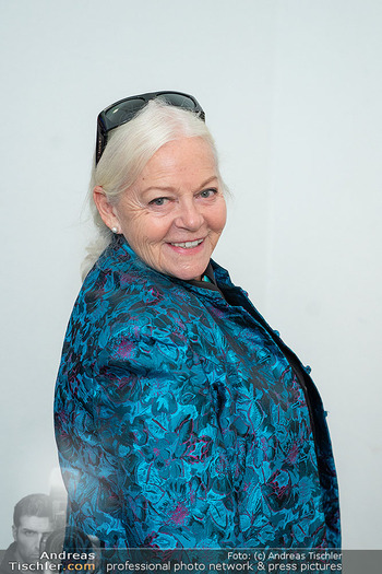 Eröffnung Vienna Fashion Week 26 - MQ Halle E, Wien - Mo 14.09.2026 - Brigitte Gitti KREN (Portrait)37