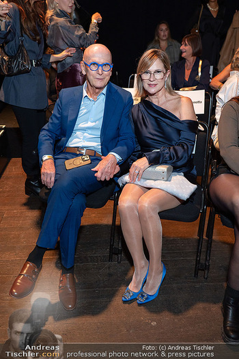 Eröffnung Vienna Fashion Week 26 - MQ Halle E, Wien - Mo 14.09.2026 - Kurt MANN mit Freundin Renata51