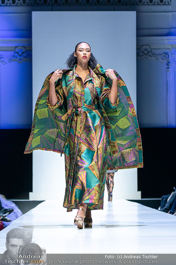 Eröffnung Vienna Fashion Week 26 - MQ Halle E, Wien - Mo 14.09.2026 - Model am Laufsteg, Modenschau, Modeschau, catwalk67