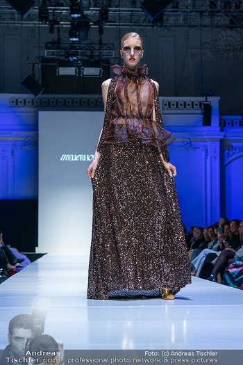 Eröffnung Vienna Fashion Week 26 - MQ Halle E, Wien - Mo 14.09.2026 - Model am Laufsteg, Modenschau, Modeschau, catwalk74