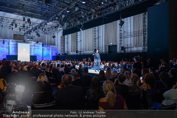 Eröffnung Vienna Fashion Week 26 - MQ Halle E, Wien - Mo 14.09.2026 - 79