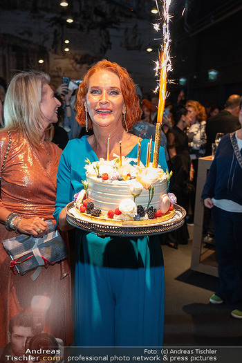 Maya Hakvoort 60er Galakonzert - Globe Wien - Sa 19.09.2026 - Maya HAKVOORT mit Geburtstagstorte60