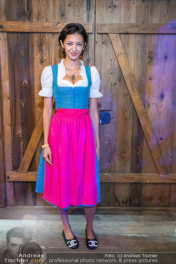Wiener Wiesn Opening - Kaiserwiese Wiener Prater, Wien - Do 24.09.2026 - Frau von Modelschule Michelbeuern in Dirndl, Mode, Model214