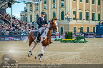 LGCT - Schloss Schönbrunn, Wien - Sa 26.09.2026 - Pferd, Reiter auf Pferd vor Schloss Schönbrunn, Springen, Kulis77