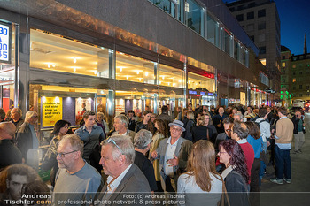 Kinopremiere ´Bruno - der junge Kreisky´ - Gartenbaukino Wien - Di 29.09.2026 - Großer Andrang im Gartenbaukino, Menschenmassen5