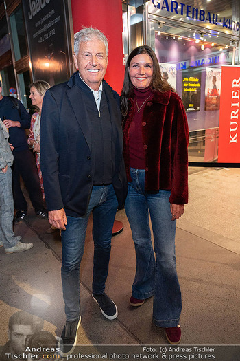 Kinopremiere ´Bruno - der junge Kreisky´ - Gartenbaukino Wien - Di 29.09.2026 - Gerhard ZEILER mit Ehefrau Alexandra LOHBERGER11