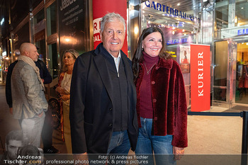 Kinopremiere ´Bruno - der junge Kreisky´ - Gartenbaukino Wien - Di 29.09.2026 - Gerhard ZEILER mit Ehefrau Alexandra LOHBERGER14