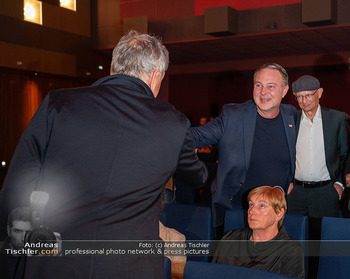 Kinopremiere ´Bruno - der junge Kreisky´ - Gartenbaukino Wien - Di 29.09.2026 - Handshake Gerhard ZEILER, Andreas Andi BABLER, Markus MARTERBAUE93