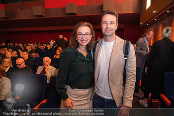 Kinopremiere ´Bruno - der junge Kreisky´ - Gartenbaukino Wien - Di 29.09.2026 - Alma ZADIC mit Freund, Partner111