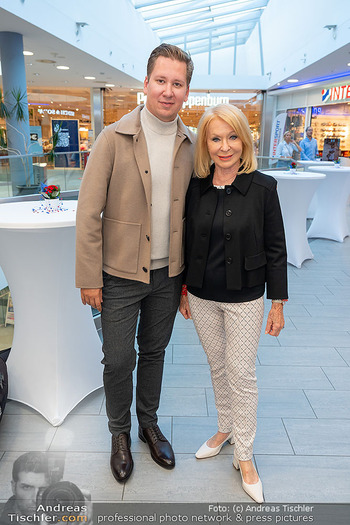 30 Jahresfeier - Auhof Center, Wien - Mi 30.09.2026 - Clemens TRISCHLER, Gerda ROGERS30