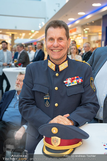 30 Jahresfeier - Auhof Center, Wien - Mi 30.09.2026 - Michael TAKACS (Portrait)57