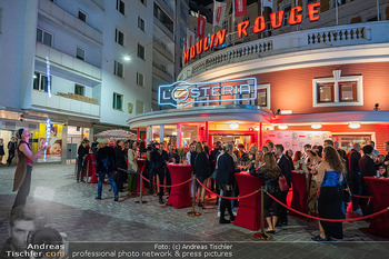 Opening - L´Osteria Moulin Rouge, Wien - Mi 30.09.2026 - Großer Andrang, Lokal von außen, Gäste, Menschenschlange73