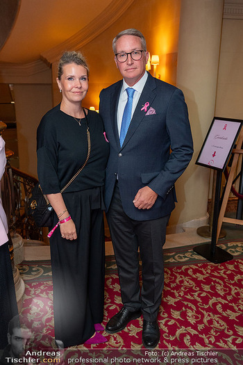 Pink Ribbon Auftakt 2026 - Grand Hotel Wien - Do 01.10.2026 - Philipp ITA mit Ehefrau Claudia27
