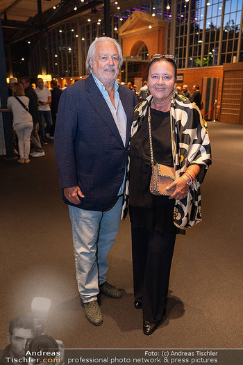 Premiere ´Born to be child´ - Globe Wien - Di 06.10.2026 - Doris KIEFHABER mit Ehemann Erich4