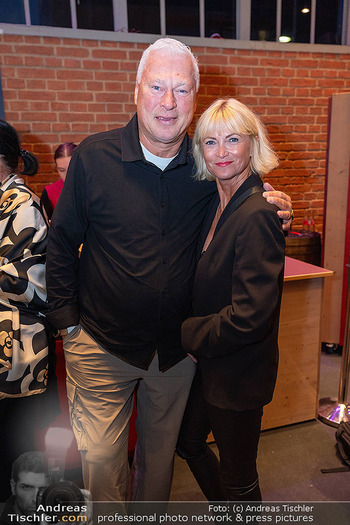 Premiere ´Born to be child´ - Globe Wien - Di 06.10.2026 - Toni POLSTER mit Birgit12