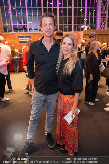 Premiere ´Born to be child´ - Globe Wien - Di 06.10.2026 - Klaus ECKEL, Karoline BENEDIKT22