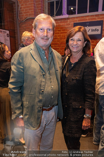 Premiere ´Born to be child´ - Globe Wien - Di 06.10.2026 - Susanne RIESS-HAHN, Johannes Gio HAHN26