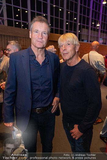 Premiere ´Born to be child´ - Globe Wien - Di 06.10.2026 - Armin ASSINGER, Dominic HEINZL27