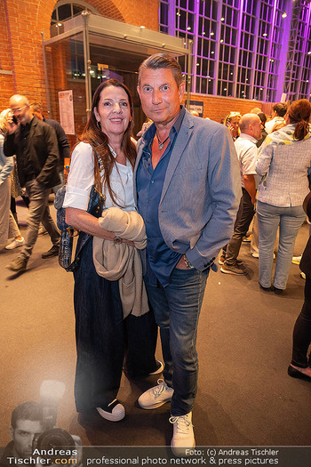 Premiere ´Born to be child´ - Globe Wien - Di 06.10.2026 - Wolfang Fifi PISSECKER mit Begleitung35