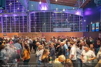Premiere ´Born to be child´ - Globe Wien - Di 06.10.2026 - 85