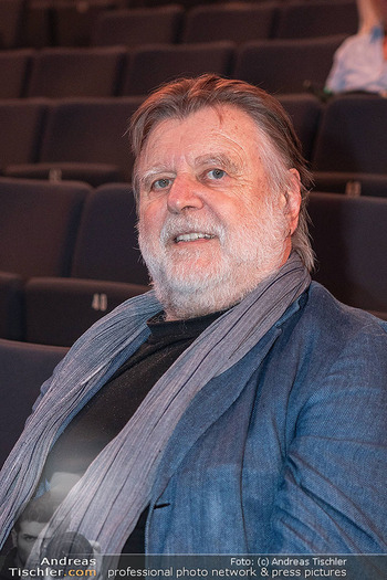 Premiere ´Born to be child´ - Globe Wien - Di 06.10.2026 - Lukas RESETARITS (Portrait)91