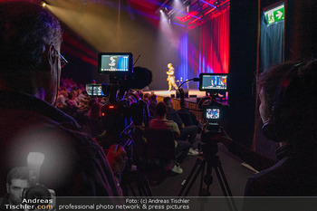Premiere ´Born to be child´ - Globe Wien - Di 06.10.2026 - 115