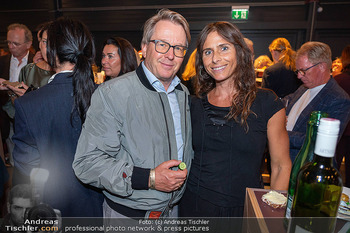 Premiere ´Born to be child´ - Globe Wien - Di 06.10.2026 - Serge FALCK, Sonja MINAR137