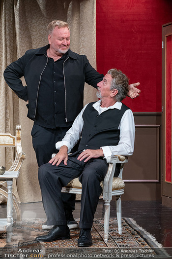 Premiere ´Außer Kontrolle´ - Theater Center Forum, Wien - Mi 07.10.2026 - Marcus STRAHL, Hubert WOLF3