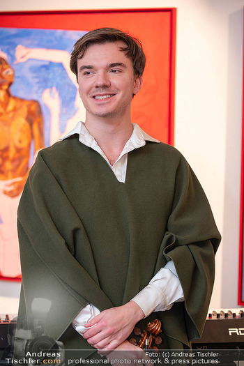 Dino Pearl Vernissage - Schlumberger Art Floor, Wien - Sa 10.10.2026 - Yuri REVICH100