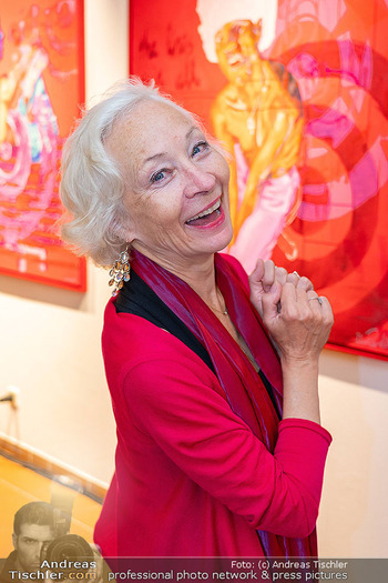 Dino Pearl Vernissage - Schlumberger Art Floor, Wien - Sa 10.10.2026 - Sona MACDONALD (Portrait)167