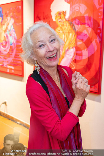 Dino Pearl Vernissage - Schlumberger Art Floor, Wien - Sa 10.10.2026 - Sona MACDONALD (Portrait)168