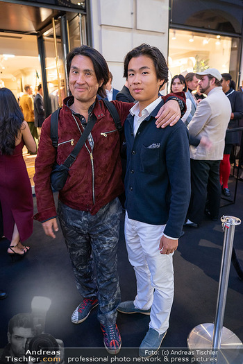 Boutique Opening - Hackett Boutique, Wien - Mi 14.10.2026 - Richard HYUNG-KI mit Sohn Leo9