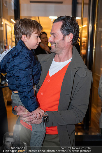 Boutique Opening - Hackett Boutique, Wien - Mi 14.10.2026 - Peter WINDHOFER mit Sohn Oskar17