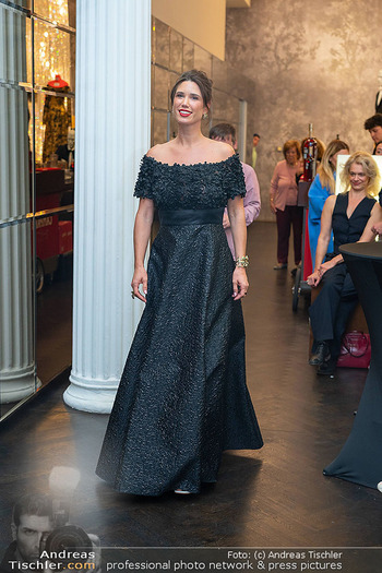 Kaffeesiederball Fashion Show - Bundy Schwarzenbergplatz, Wien - Do 15.10.2026 - Doris KEMPTNER90