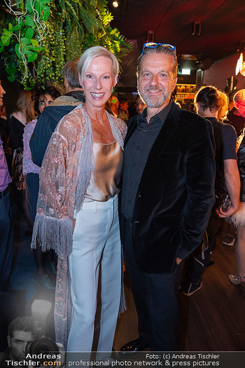 VIP Opening - Hotel Schani am Naschmarkt, Wien - Sa 17.10.2026 - Martina GLEISSENEBNER-TESKEY mit Ehemann Thomas111