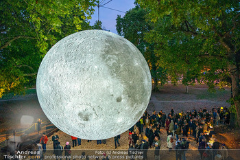 Klanglicht im Park - The Sound of Light - Schwarzenberggarten, Wien - Mo 19.10.2026 - Mond im Park32
