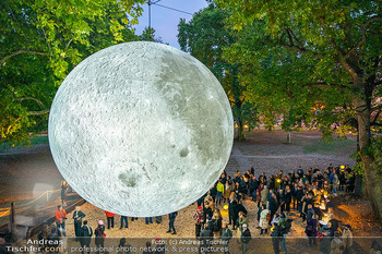 Klanglicht im Park - The Sound of Light - Schwarzenberggarten, Wien - Mo 19.10.2026 - Mond im Park33
