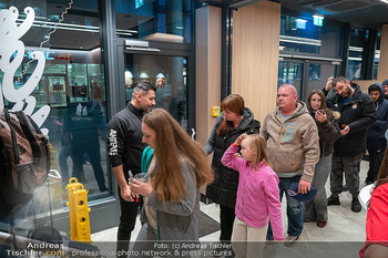 Rose May Alaba Konzert - McDonalds Filiale Riverside Handelskai, Wien - Di 27.10.2026 -  12