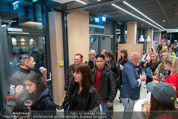 Rose May Alaba Konzert - McDonalds Filiale Riverside Handelskai, Wien - Di 27.10.2026 -  13
