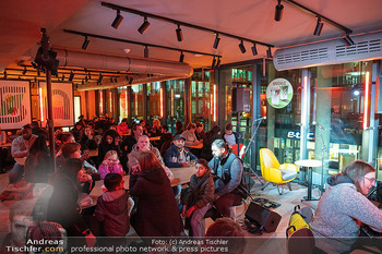 Rose May Alaba Konzert - McDonalds Filiale Riverside Handelskai, Wien - Di 27.10.2026 -  15