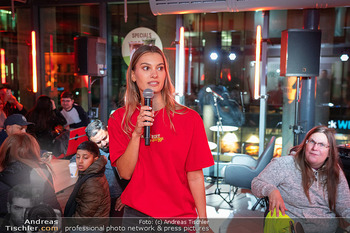 Rose May Alaba Konzert - McDonalds Filiale Riverside Handelskai, Wien - Di 27.10.2026 -  16