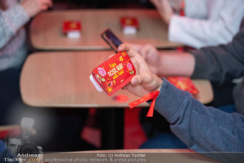 Rose May Alaba Konzert - McDonalds Filiale Riverside Handelskai, Wien - Di 27.10.2026 -  Saucen Verpackung22