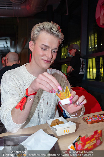 Rose May Alaba Konzert - McDonalds Filiale Riverside Handelskai, Wien - Di 27.10.2026 - Michael Michi SKOPEK29