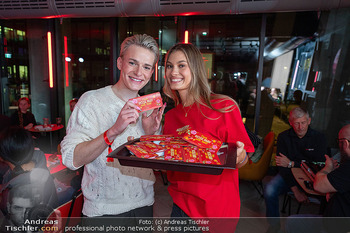 Rose May Alaba Konzert - McDonalds Filiale Riverside Handelskai, Wien - Di 27.10.2026 - Michael Michi SKOPEK, Alina HÖFLECHNER35