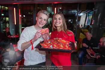 Rose May Alaba Konzert - McDonalds Filiale Riverside Handelskai, Wien - Di 27.10.2026 - Michael Michi SKOPEK36