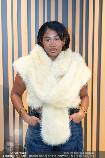 Rose May Alaba Konzert - McDonalds Filiale Riverside Handelskai, Wien - Di 27.10.2026 - Rose May ALABA (Portrait)39