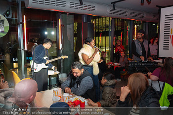 Rose May Alaba Konzert - McDonalds Filiale Riverside Handelskai, Wien - Di 27.10.2026 -  51