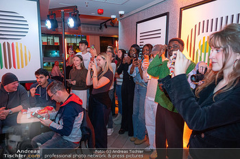 Rose May Alaba Konzert - McDonalds Filiale Riverside Handelskai, Wien - Di 27.10.2026 -  57
