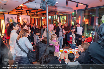 Rose May Alaba Konzert - McDonalds Filiale Riverside Handelskai, Wien - Di 27.10.2026 -  58