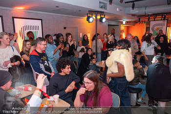 Rose May Alaba Konzert - McDonalds Filiale Riverside Handelskai, Wien - Di 27.10.2026 -  68
